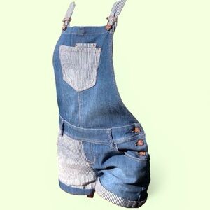 AMERICAN RAG • Women's Size Medium Plaid Overalls